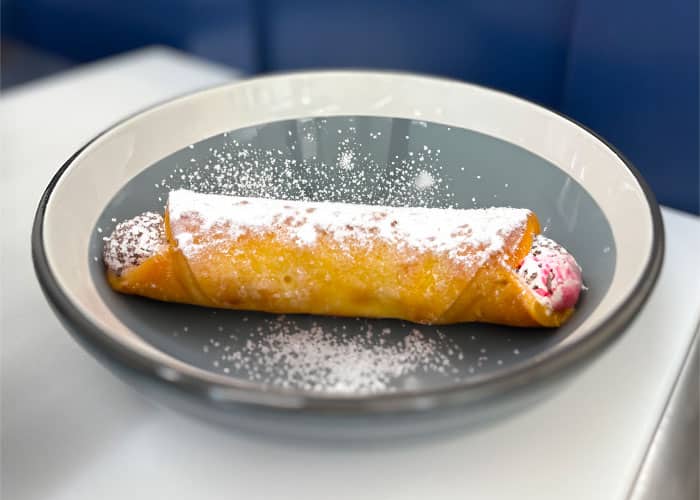 fresh cannoli